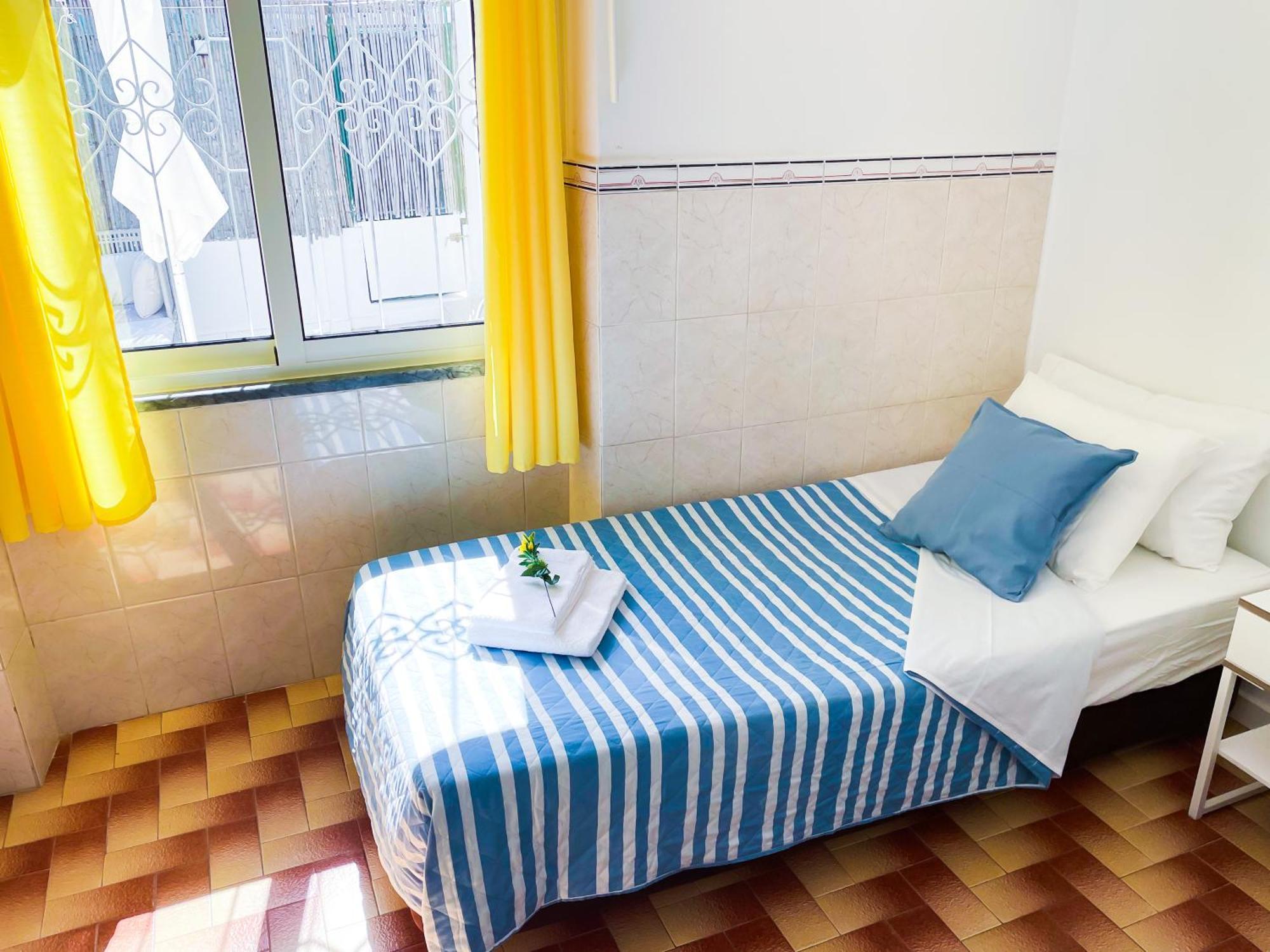 Central Olhao Home - Private Spacious Sunlit Patio โอลเญา ภายนอก รูปภาพ